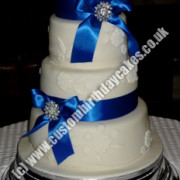 Ribbon Brooches Cake