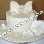 Rose Brooch Cake