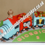 Animals Train Cake